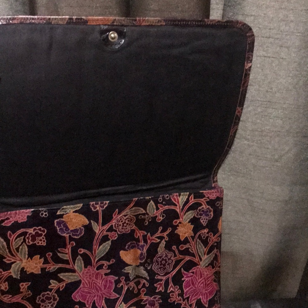 Handbag - Picture 3 of 4